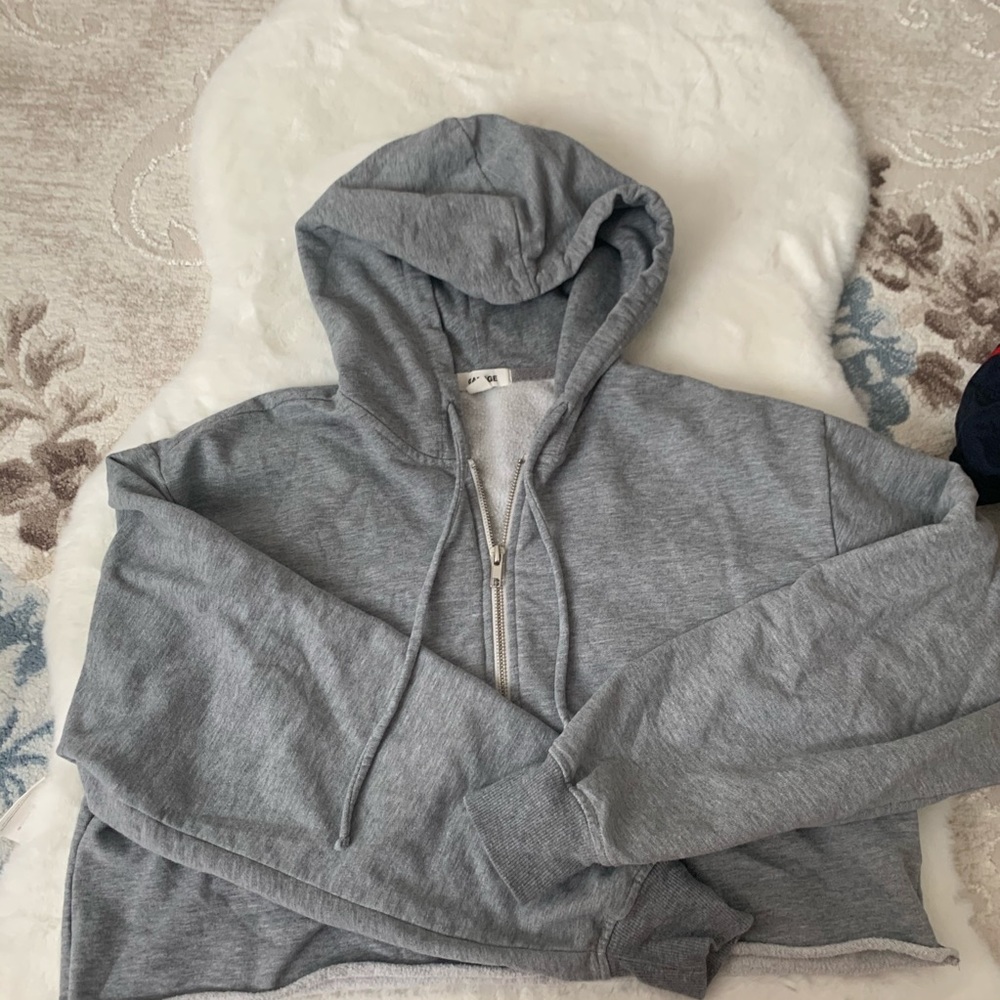 cropped hoodie